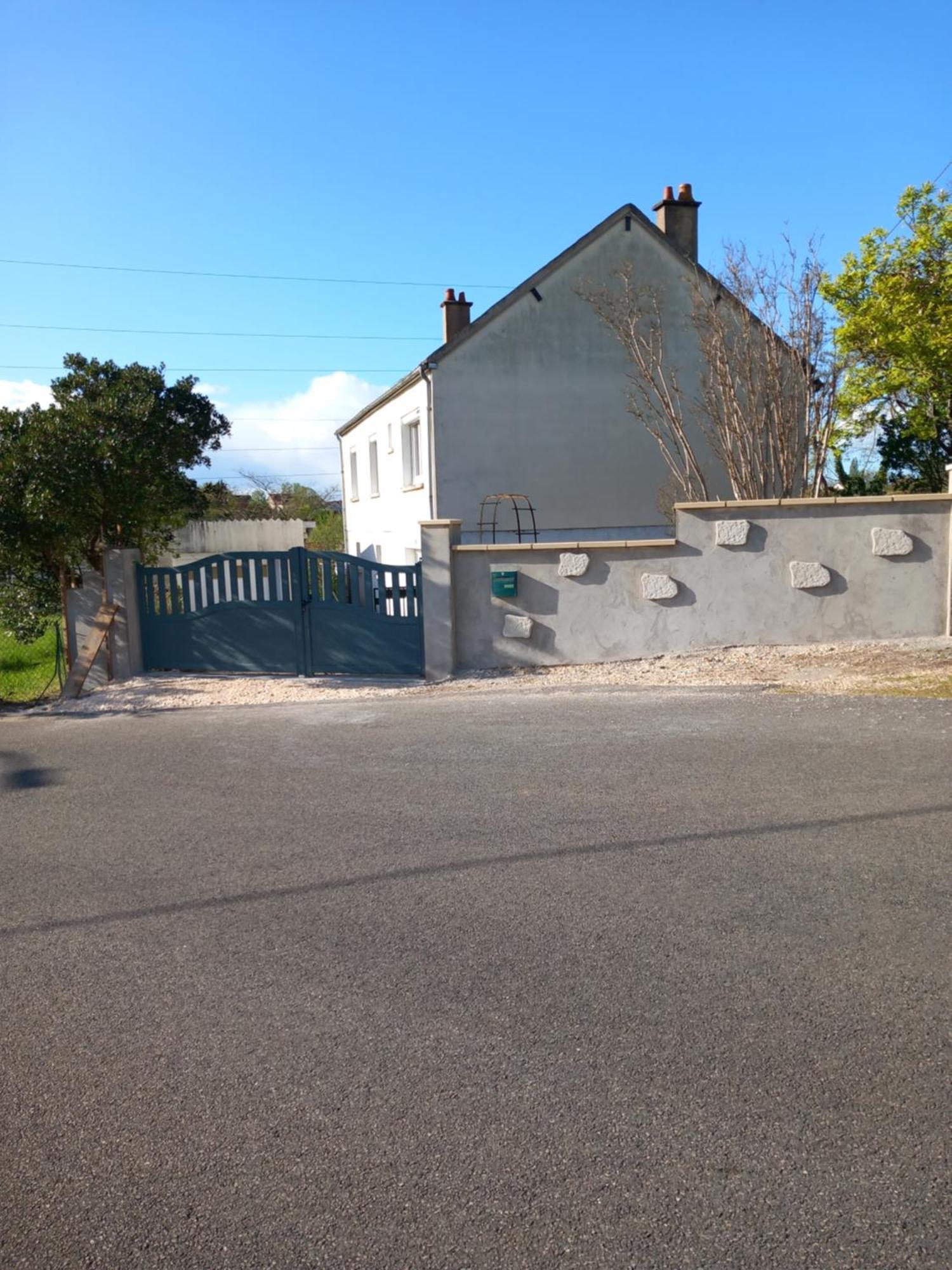 Les Cyclamens 1 Apartment Cosne-Cours-Sur-Loire Luaran gambar